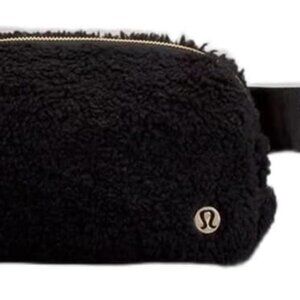 lululemon sherpa belt bag